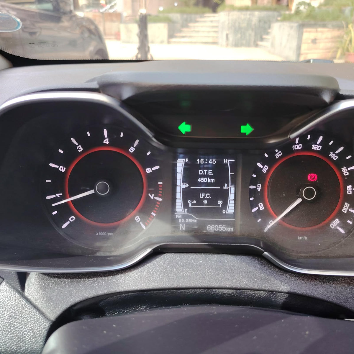 Chery Arizzo 5